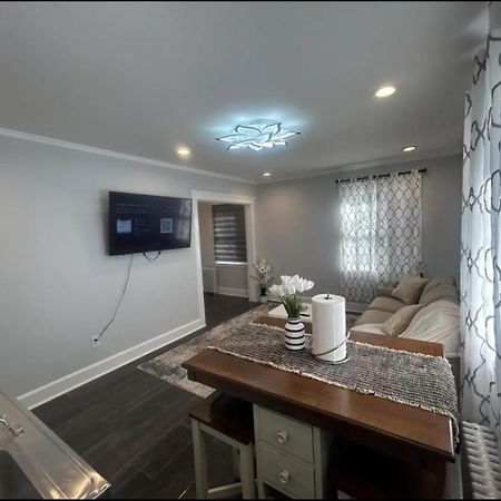 Private Suite In Huntington Station Εξωτερικό φωτογραφία